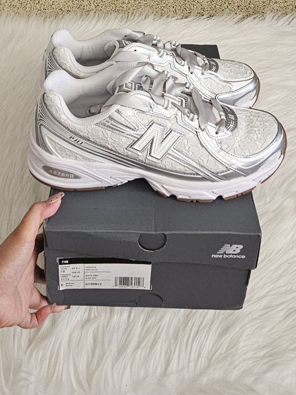 New Balance 740 Ivory